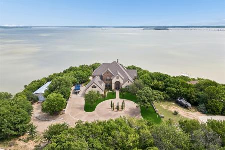 826 Cimmarron Bay Drive
