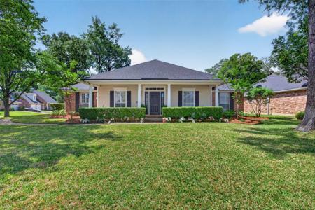 111 Hanging Moss Drive