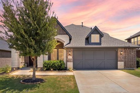 813 Lake Cove Drive
