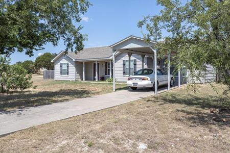 908 Bandera Trail