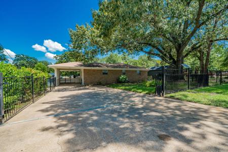 108 Henderson Harbor Circle