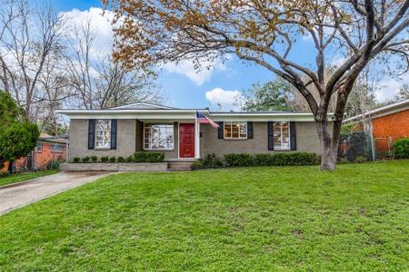 2115 Longwood Lane