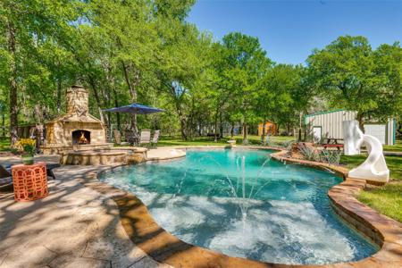 711 Majestic Oaks Drive