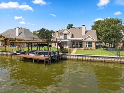 254 Saint Andrews Drive E