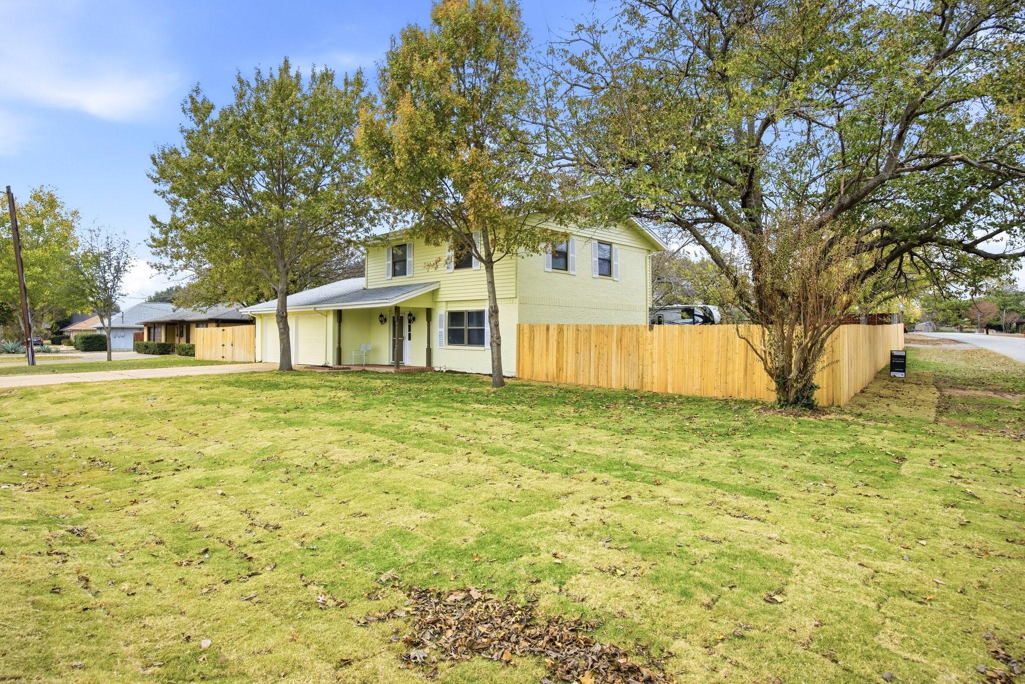 5600 Choctaw Drive, Granbury, TX - lhrmls-03665365 - LakeHomes.com