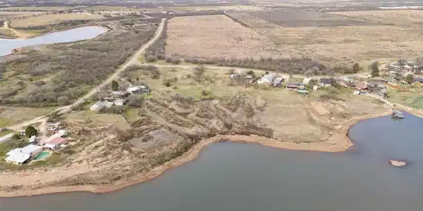 852 Comanche Trail Circle
