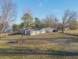 2809 Private Road 3776