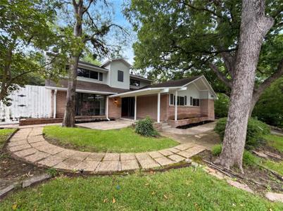 6878 Burwood Lane