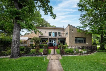 205 Shoreline Drive