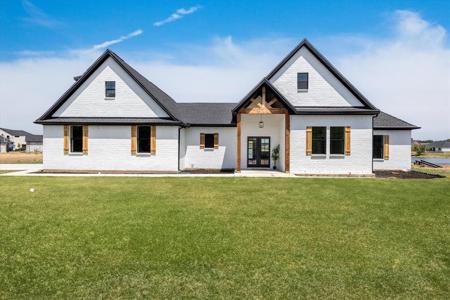 3810 Upper Lake Circle