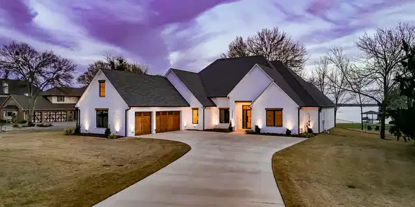 1126 The Shores Drive