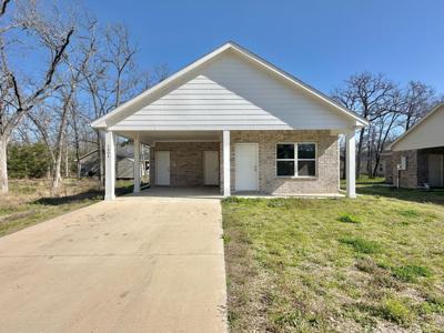 1004 Woodland Drive