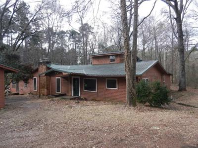 207 Lakeview Drive
