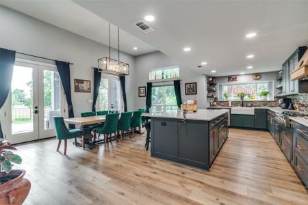 4050 N State Highway 205