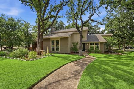 858 Highland Village Road