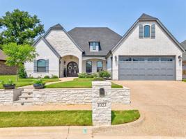 1023 Anna Circle