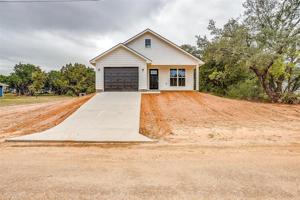 5706 N Lakeside Hills
