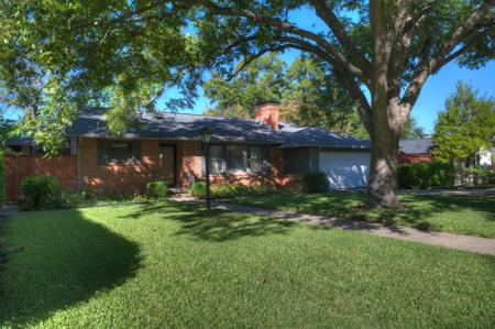 557 Northlake Drive