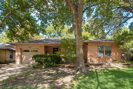 824 Peavy Road