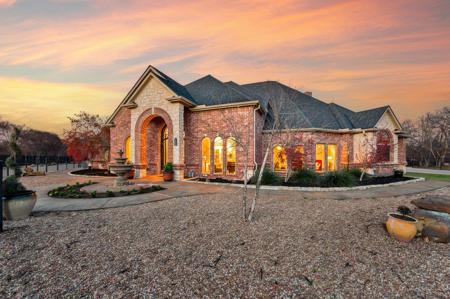 1305 Garza Lane