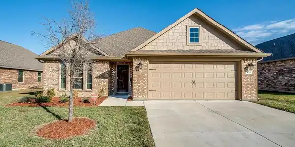 524 Hidden Spring Trail