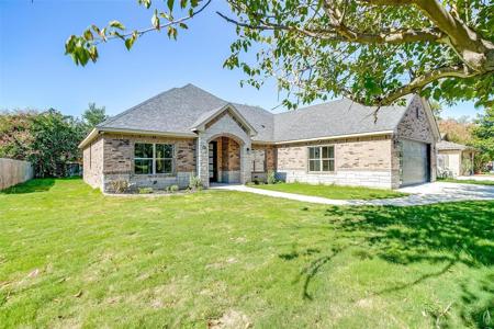 908 Meadowlark Lane