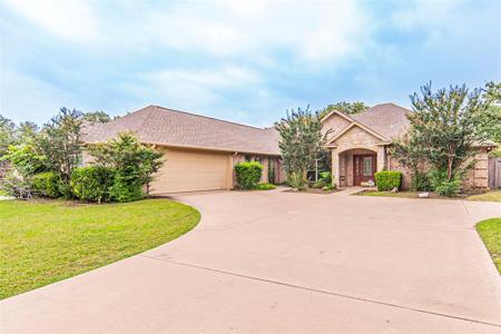 3202 Crossbridge Circle