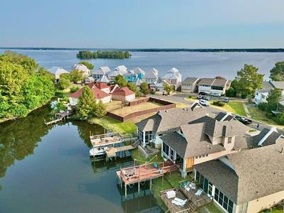 5860 S Lakeshore Drive