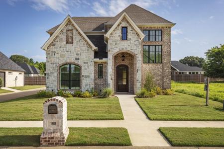 108 Winding Oaks Drive