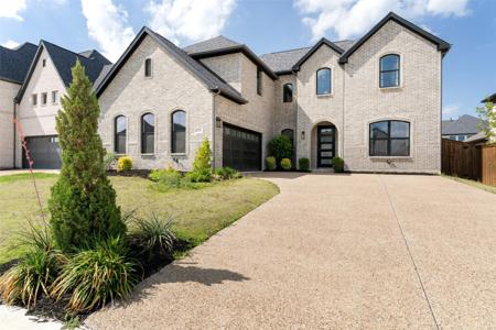 1421 Valor Way