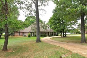 123 Oak Leaf Trail