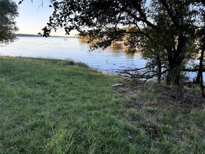 925 N Lakeside Lane