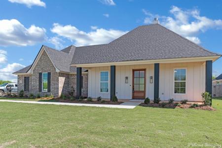 915 Chisolm Trail