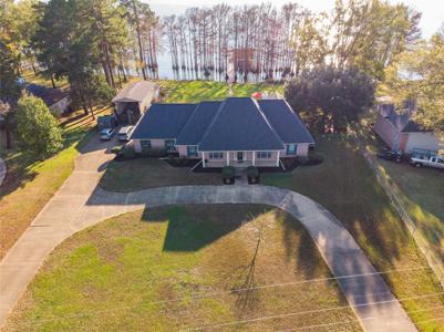 6499 N Lakeshore Drive