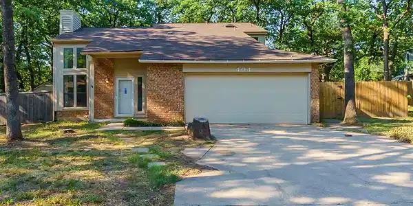 404 Larchmont Way