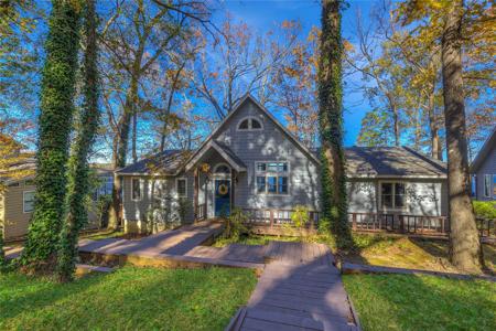 327 E El Dorado Drive