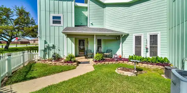 628 Harbor Circle