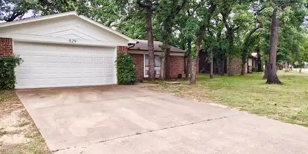 829 Lake Crest Parkway