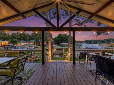 1805 Oak Shore Drive