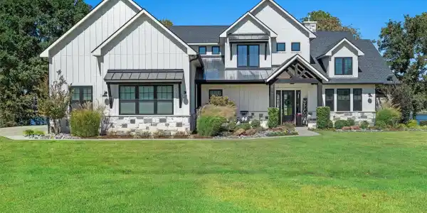 1121 The Shores Drive