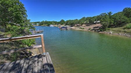 527 BAY SHORE Drive