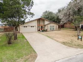 905 Woodview Drive