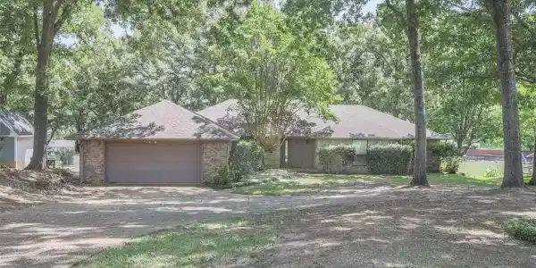 125 Deerwood Circle