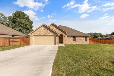 3920 E Chippewa Trail