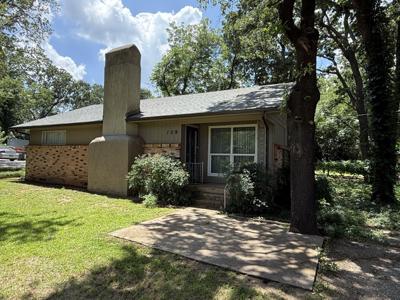 109 Churchill Lane