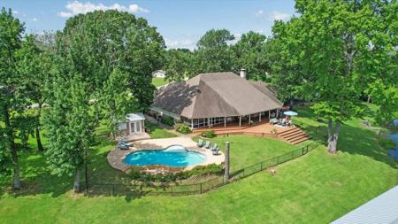 6130 Peninsula Circle