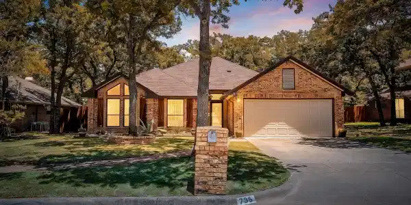 736 High Crest Drive