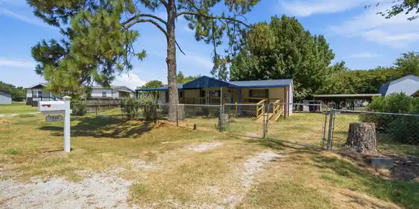 1932 Gale Drive