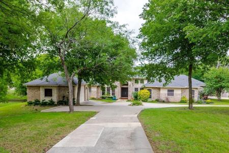 6413 Shoreline Drive