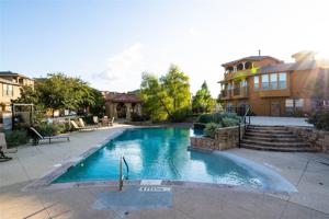 2625 Villa Di Lago